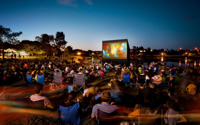 Cinema în aer liber la Opera Comică pentru copii în Bucureşti